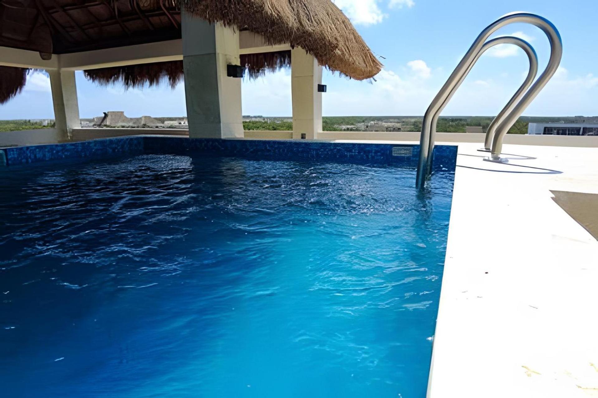 Departamento Con Alberca Privada En